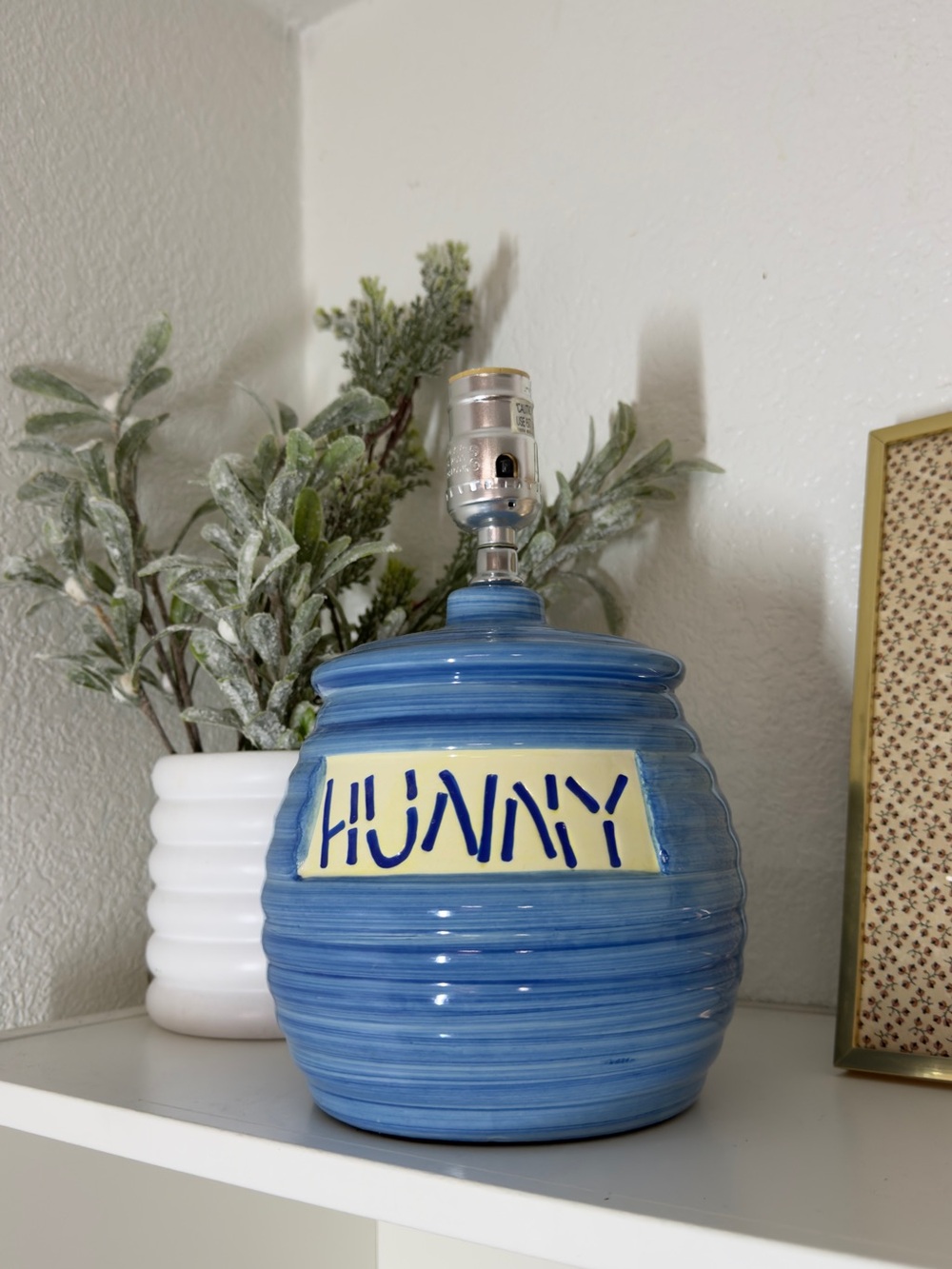 Vintage 1995 Disney Winnie the pooh  'HUNNY' Ceramic Honey Jar Lamp